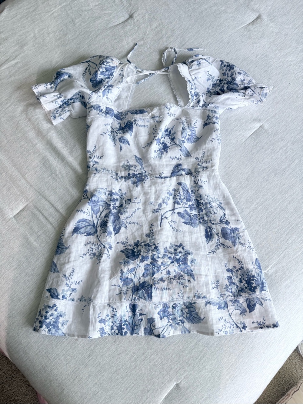 Reformation Evianna Floral-Motif Mini Dress 
Size 10, fair